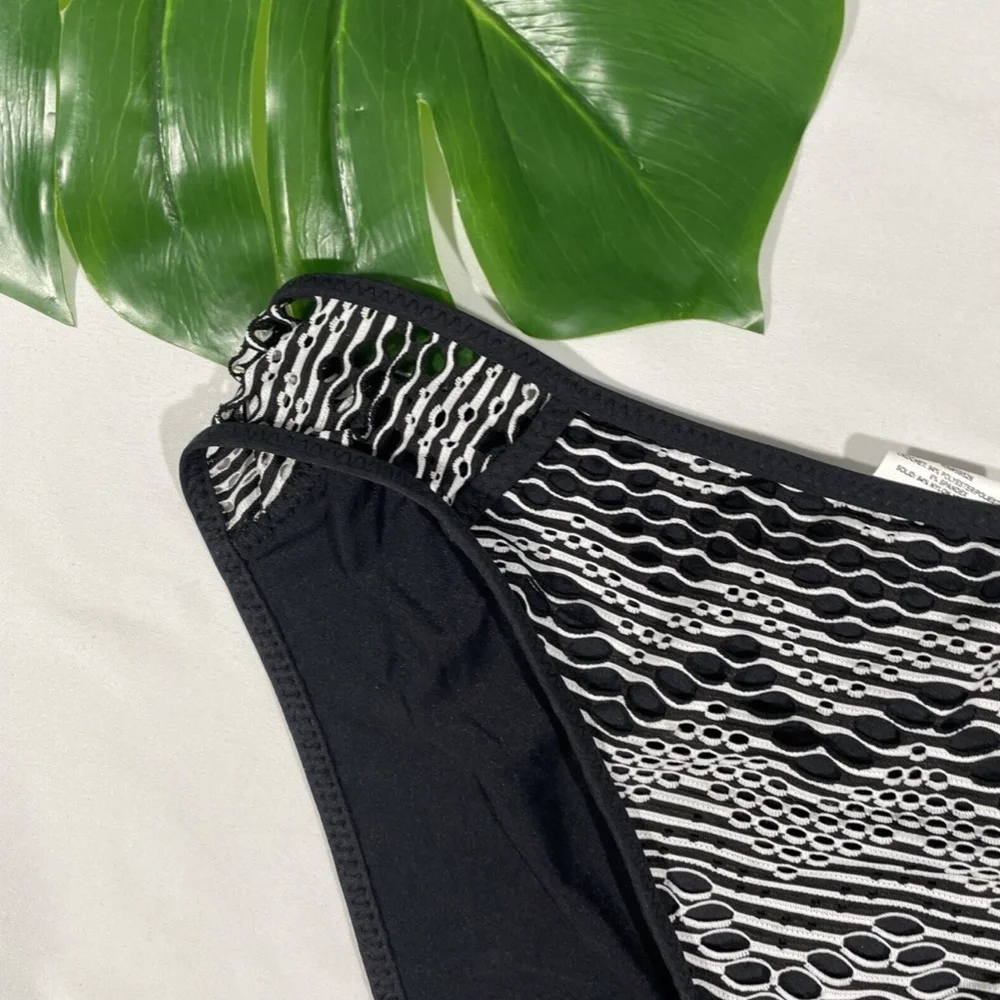 NEW Becca‎ [ Medium ] Reveal Hipster Bikini Bottoms in Black/White